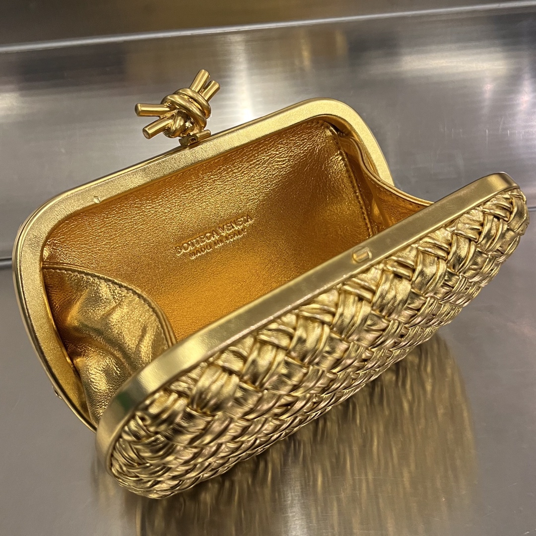 Knot Padded Intreccio Leather Clutch Gold